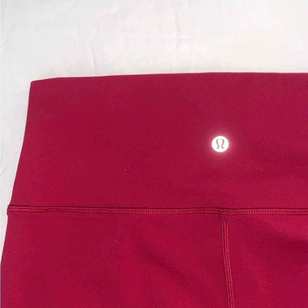 Lululemon Raspberry Capri Leggings - Size 8 - Picture 4 of 10